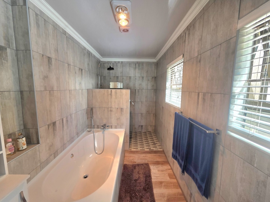 5 Bedroom Property for Sale in Morelig Free State